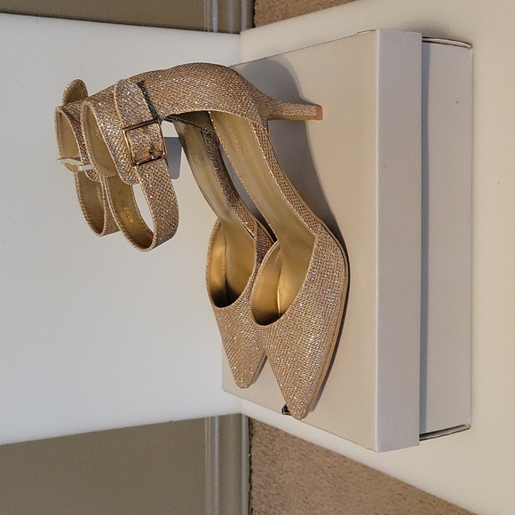 Shoes - Picture 3 of 5